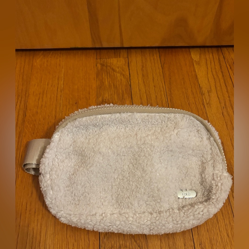 Lole Cozy Cream Sherpa Belt Bag